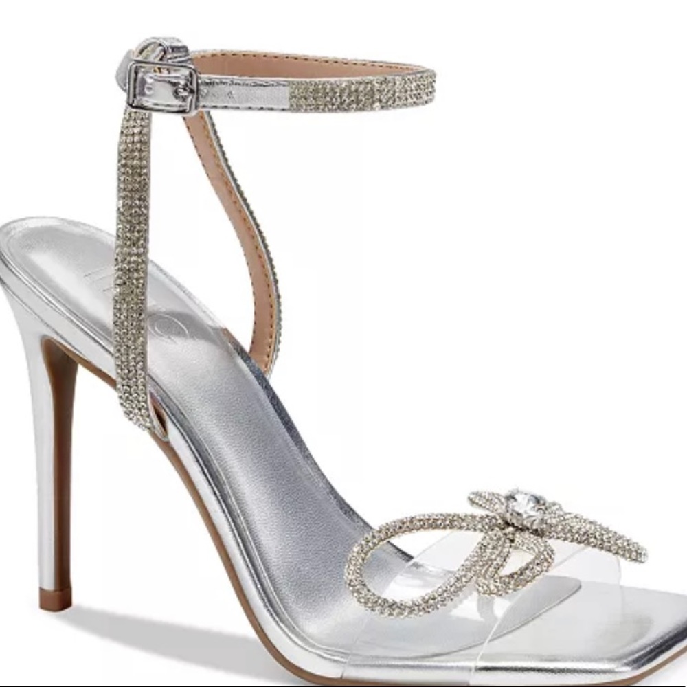 Adorable summer sandal! You can dress up or down!